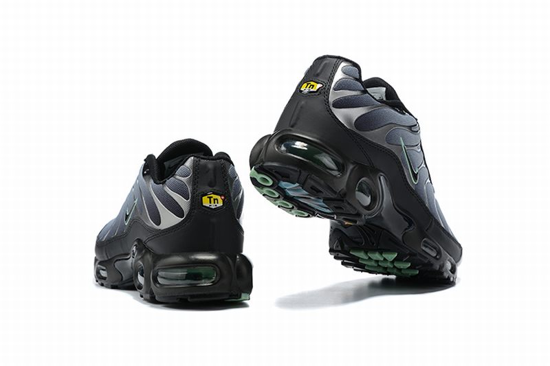 Baskets nike tn air max plus grey black Green jade
