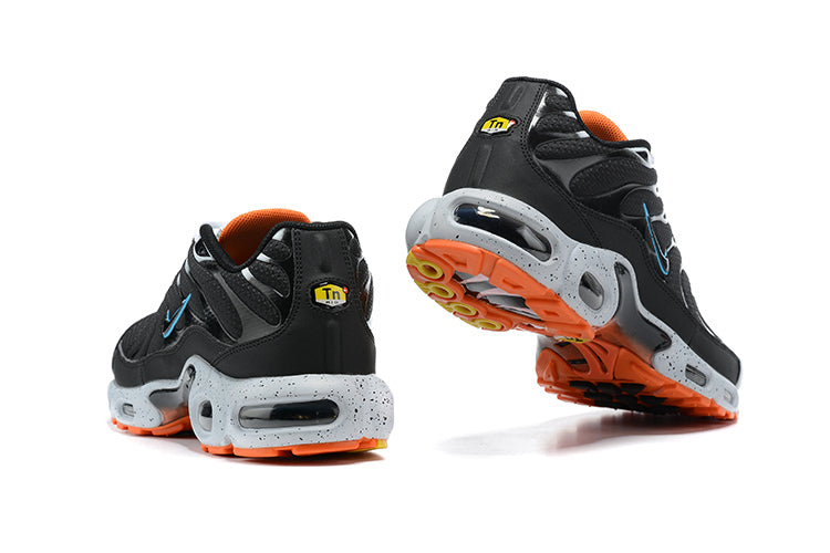Baskets nike air max plus tn black White
