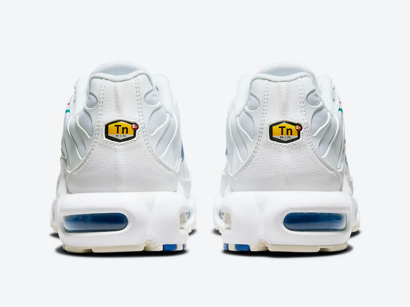 Découvrez les Baskets Nike Air Max Plus tn Multi-Swoosh Blanc, fusion parfaite du style streetwear et de la performance technique. Commandez maintenant !