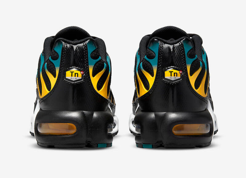 Découvrez l'emblématique Baskets Nike Air Max Plus TN Homme Black Teal Yellow, un véritable chef-d'œuvre du streetwear. Ajoutez du style !