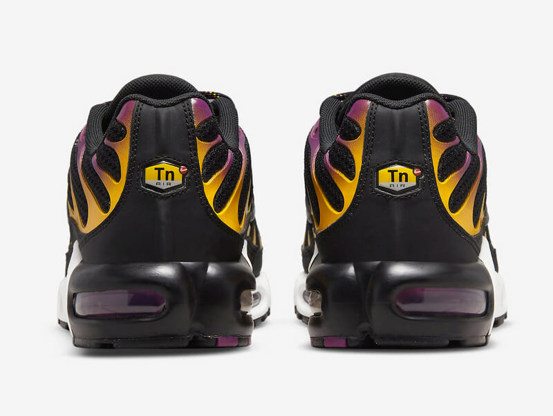 Faites-vous remarquer avec les Baskets Nike Air Max Plus TN Homme University Gold Viotech Purple. Un design audacieux qui attirera tous les regards !