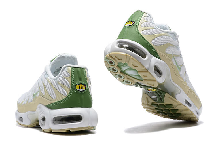 Découvrez les Baskets Nike Air Max Plus TN Homme Light Bone Honeydew Alligator, alliant style et confort dans un design inoubliable. Commandez maintenant !