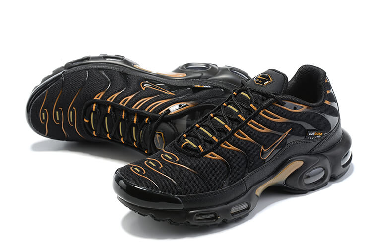 Découvrez les Baskets Nike Air Max Plus TN Homme Cordura Black, mélange parfait de style et de robustesse. Préparez-vous pour l'aventure urbaine!