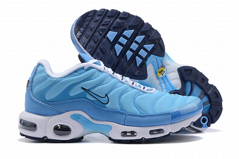 Découvrez les Baskets Nike Air Max Plus TN Homme First Use University Blue, une pièce unique célébrant l'héritage de la marque !