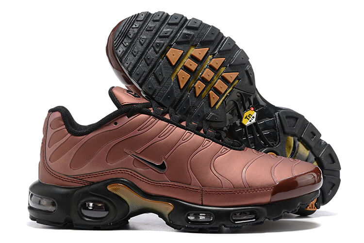Découvrez les Baskets Nike Air Max Plus TN Homme OG Scarab (2022), un retour tant attendu pour tous les passionnés. Ne manquez pas cette pièce unique !