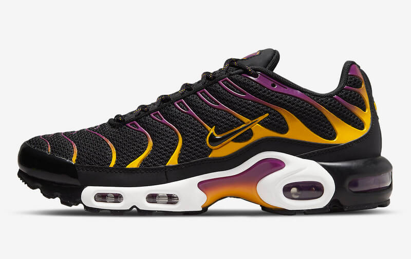 Faites-vous remarquer avec les Baskets Nike Air Max Plus TN Homme University Gold Viotech Purple. Un design audacieux qui attirera tous les regards !