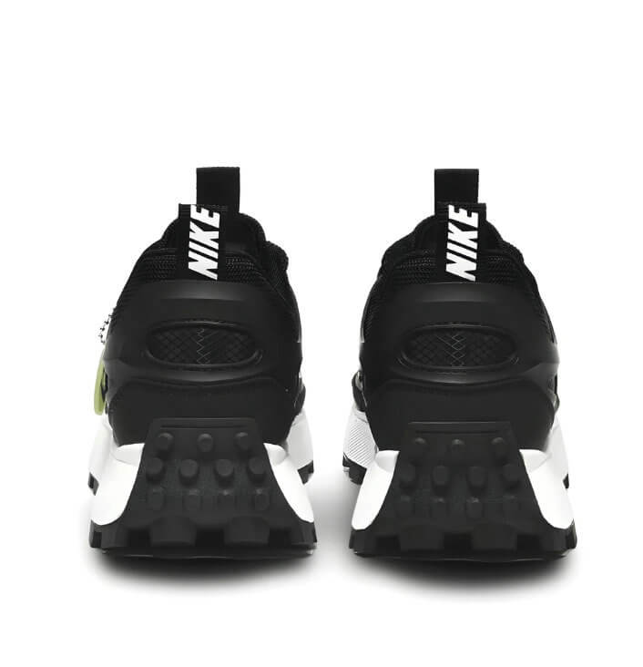 Adoptez la basket Nike Bailleli Black White. Silhouette hybride, tige respirante et amorti dynamique pour un style bicolore affûté. Commandez la vôtre !