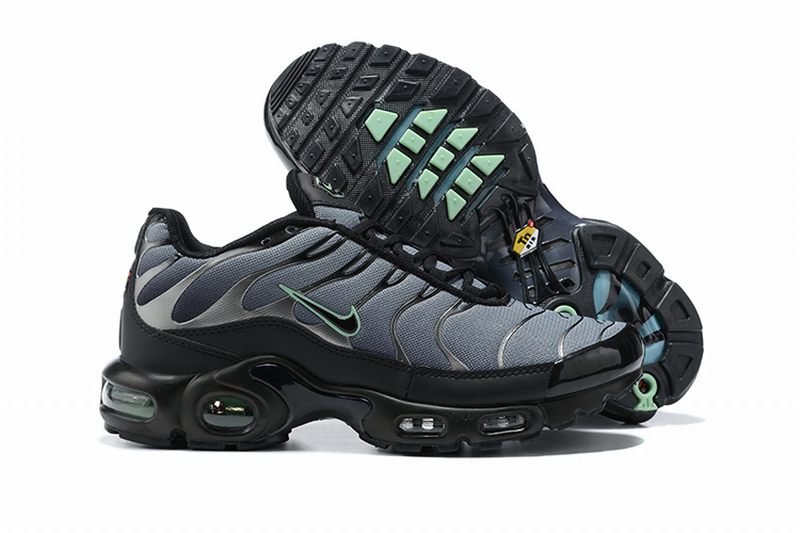 Baskets nike tn  air max plus grey black Green jade