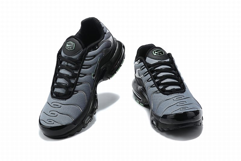 Baskets nike tn  air max plus grey black Green jade