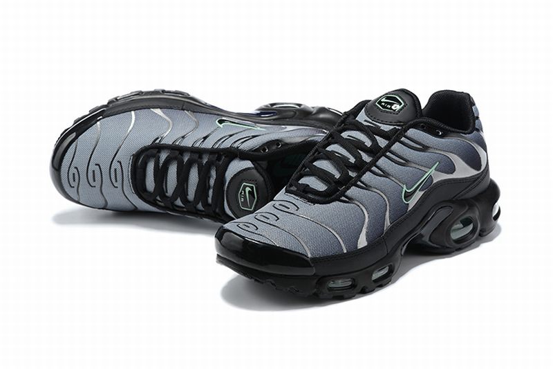 Baskets nike tn  air max plus grey black Green jade