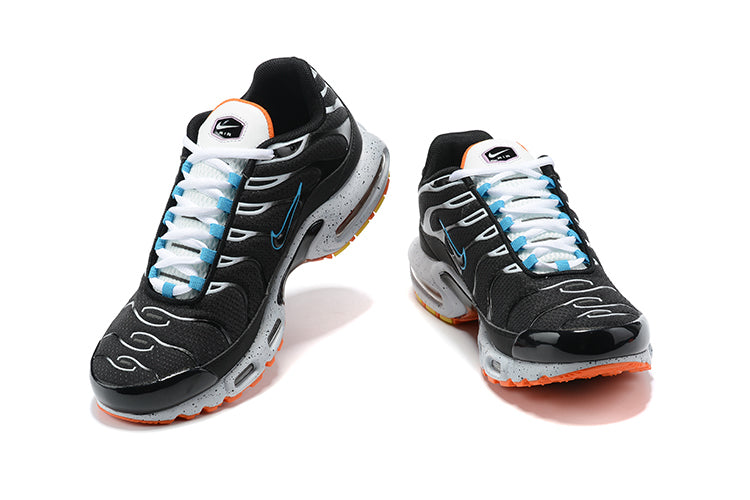 Baskets nike air max plus tn black White