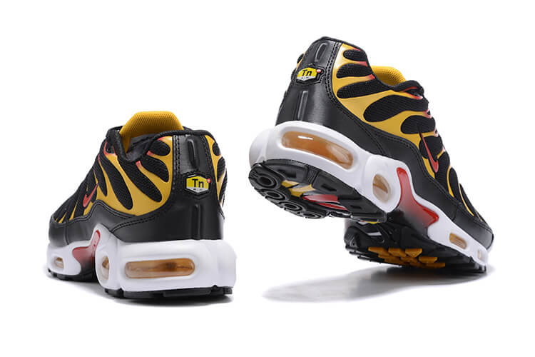 Découvrez les Baskets Nike Air Max Plus TN Homme Reverse Sunset, une pièce emblématique modernisée. Éblouissez avec leur dégradé flamboyant !