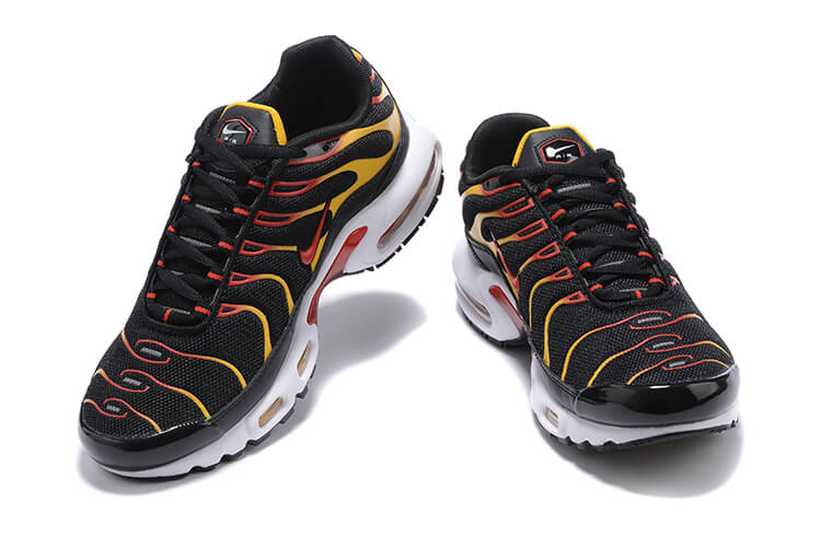 Découvrez les Baskets Nike Air Max Plus TN Homme Reverse Sunset, une pièce emblématique modernisée. Éblouissez avec leur dégradé flamboyant !
