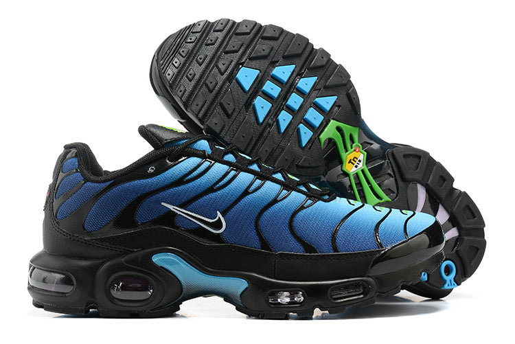 Découvrez les Baskets Nike Air Max Plus TN Homme University Blue, un mélange parfait de sport et de streetwear. Un style légendaire vous attend !