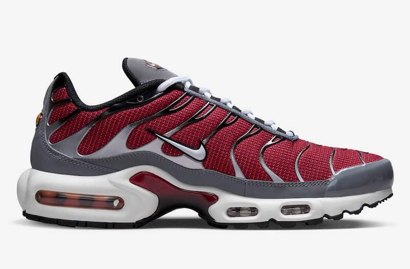 Découvrez les Baskets Nike Air Max Plus TN Homme Team Red Cool Grey alliant style et confort inégalé. Parfaites pour une allure sophistiquée!