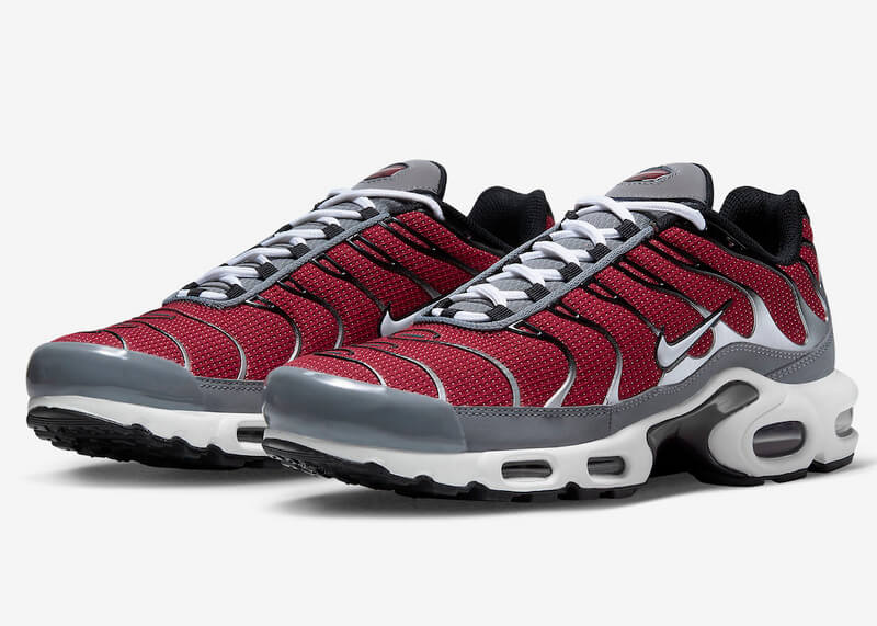 Découvrez les Baskets Nike Air Max Plus TN Homme Team Red Cool Grey alliant style et confort inégalé. Parfaites pour une allure sophistiquée!