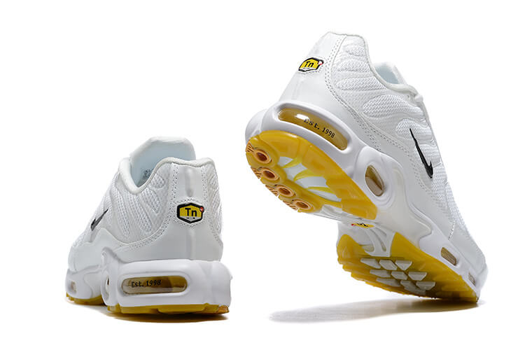 Découvrez les baskets Nike Air Max Plus TN Homme M. Frank Rudy, un hommage au visionnaire Marion Frank Rudy. Ne manquez pas cette édition spéciale !