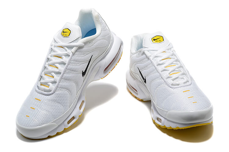 Découvrez les baskets Nike Air Max Plus TN Homme M. Frank Rudy, un hommage au visionnaire Marion Frank Rudy. Ne manquez pas cette édition spéciale !