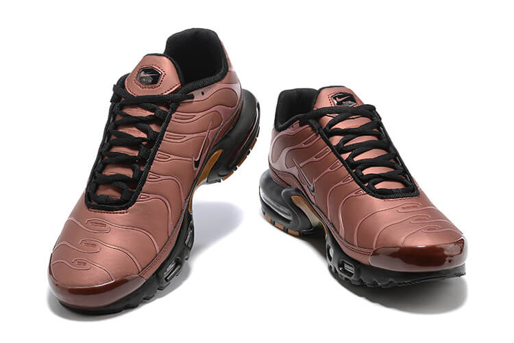 Découvrez les Baskets Nike Air Max Plus TN Homme OG Scarab (2022), un retour tant attendu pour tous les passionnés. Ne manquez pas cette pièce unique !