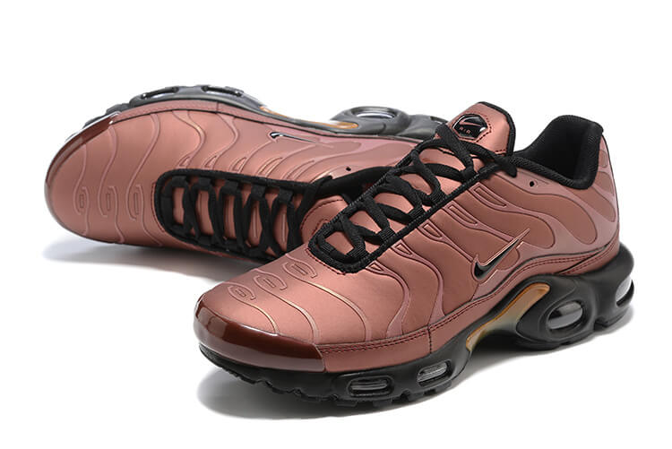 Découvrez les Baskets Nike Air Max Plus TN Homme OG Scarab (2022), un retour tant attendu pour tous les passionnés. Ne manquez pas cette pièce unique !