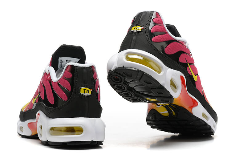 Apportez le soleil des plages de Floride à votre style avec les Baskets Nike Air Max Plus TN Homme Yellow Pink Gradient. Saisissez cette expérience  !